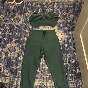 Alo yoga green airlift legging and bra